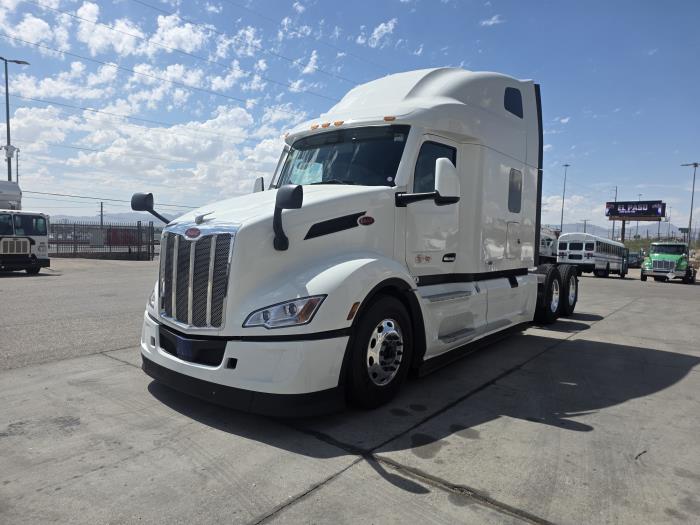 2027 Peterbilt 579-1