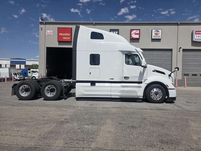 2027 Peterbilt 579-4