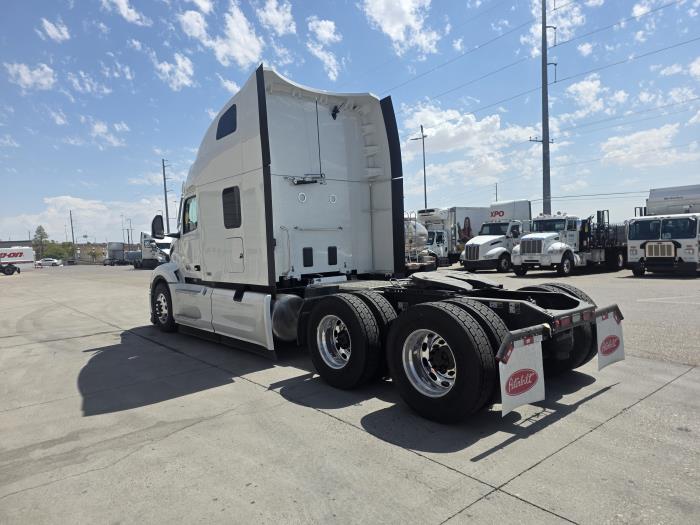 2027 Peterbilt 579-7