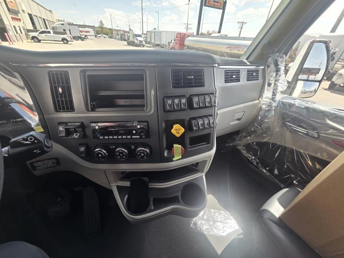2027 Peterbilt 579-12