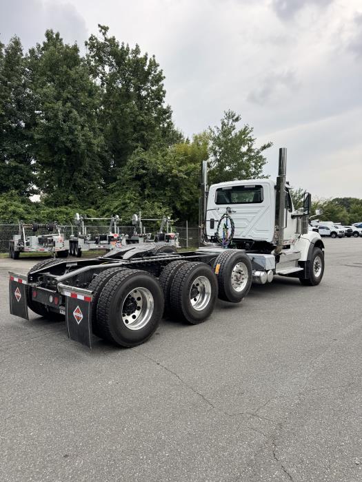 2027 International HX520-5
