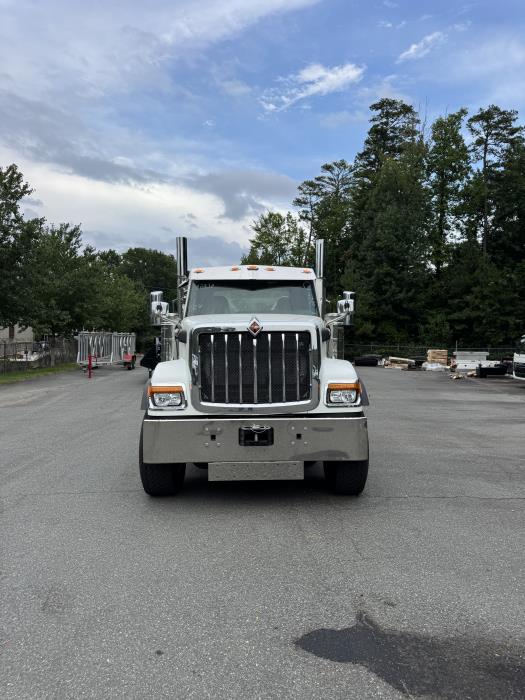 2027 International HX520-8