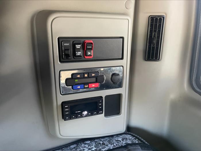 2022 International LT625-11