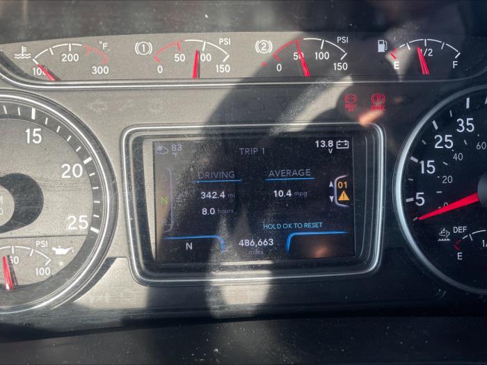 2022 International LT625-8