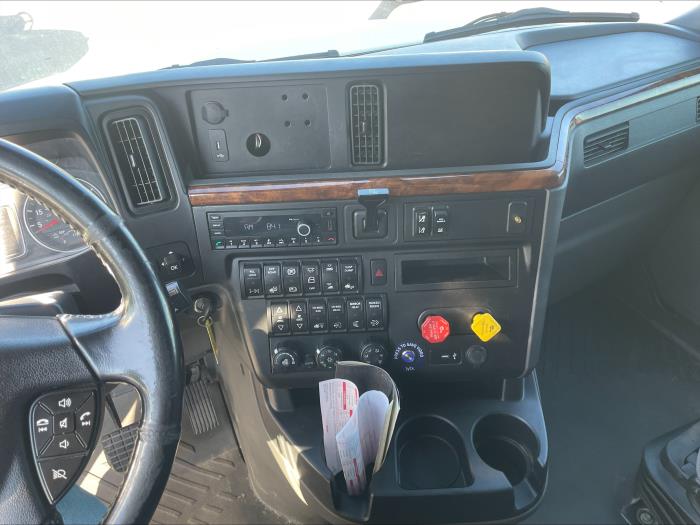 2022 International LT625-13