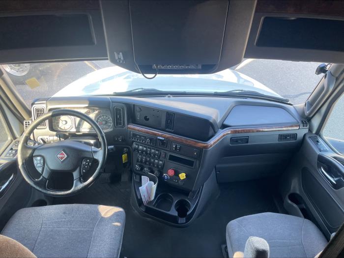 2022 International LT625-16