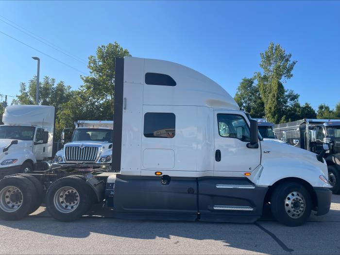 2022 International LT625-3