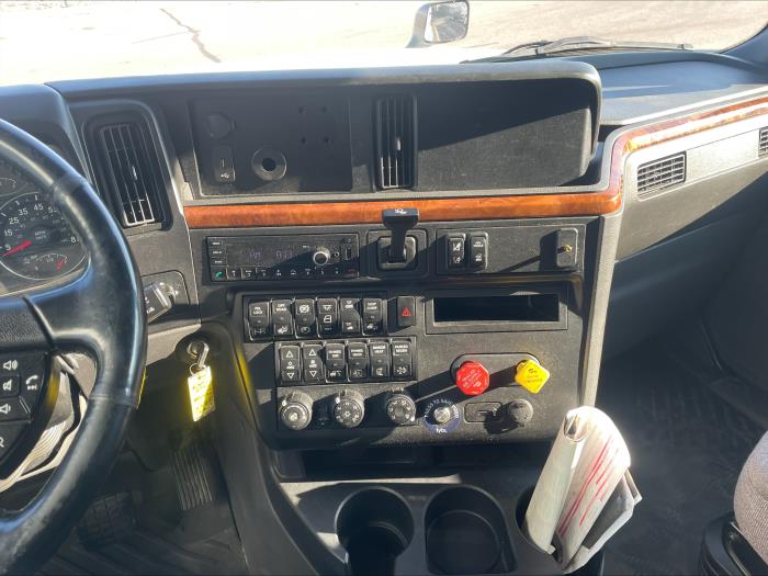 2022 International LT625-8