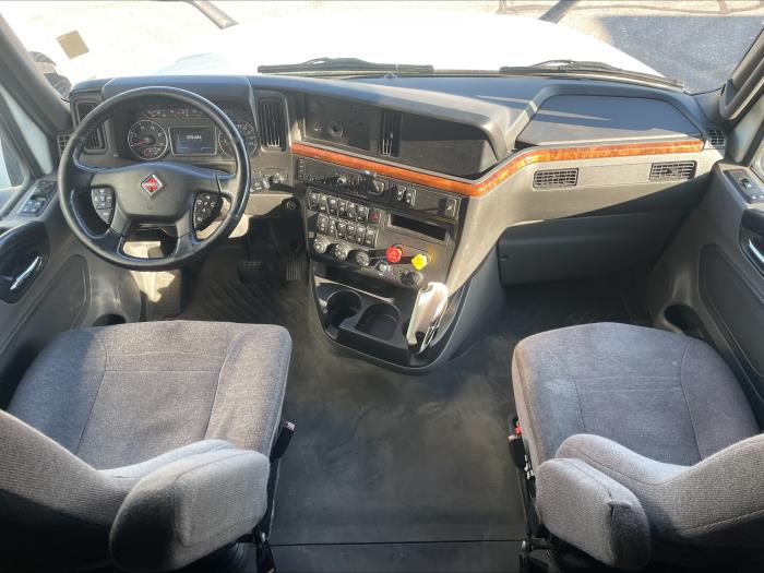 2022 International LT625-14