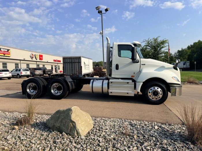 2027 International LT625-4