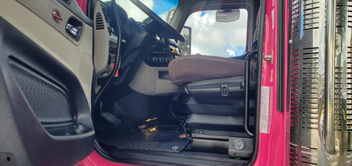 2025 Peterbilt 589-16
