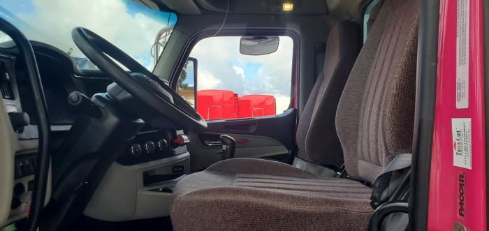 2025 Peterbilt 589-17