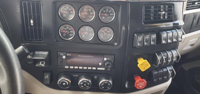 2025 Peterbilt 589-21