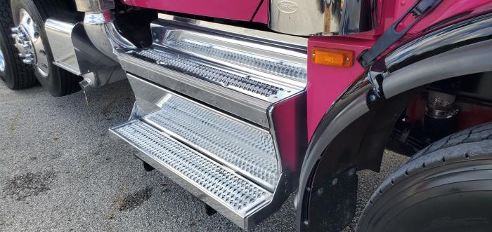2025 Peterbilt 589-26