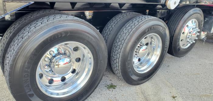 2025 Peterbilt 589-30