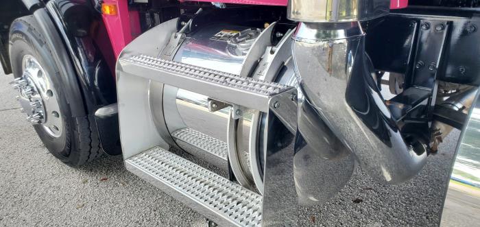 2025 Peterbilt 589-33