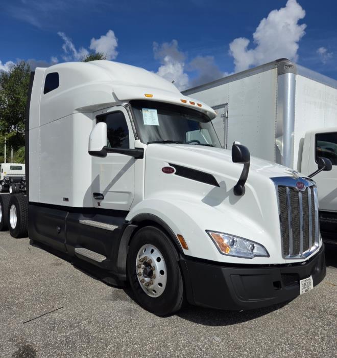 2022 Peterbilt 579-1