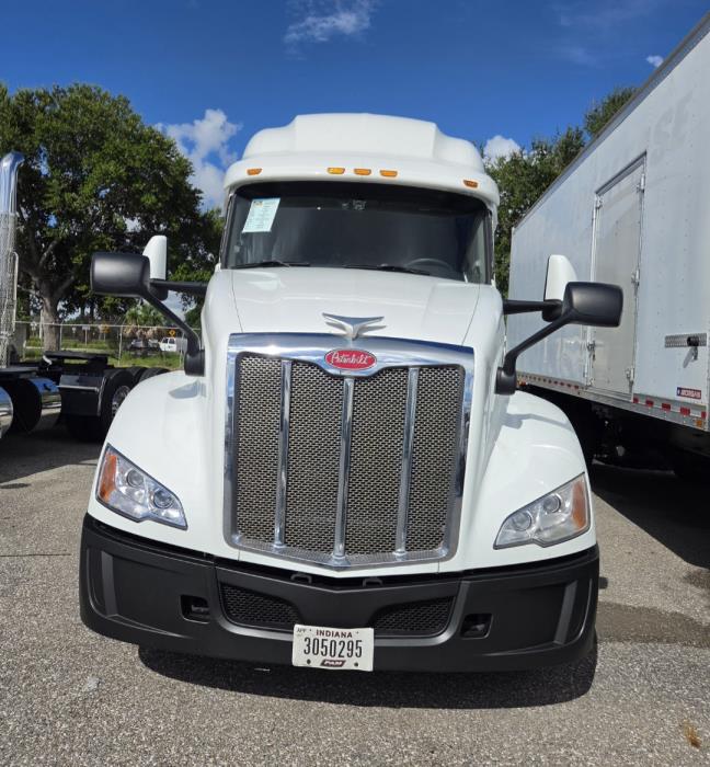 2022 Peterbilt 579-2
