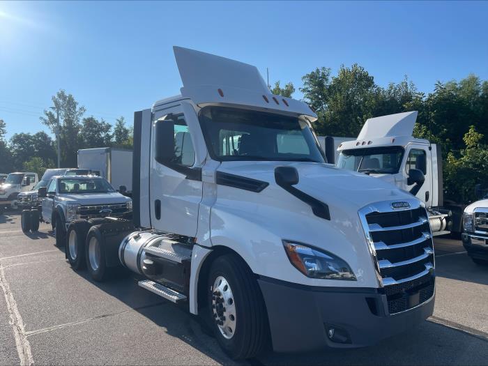 2021 Freightliner Cascadia-2