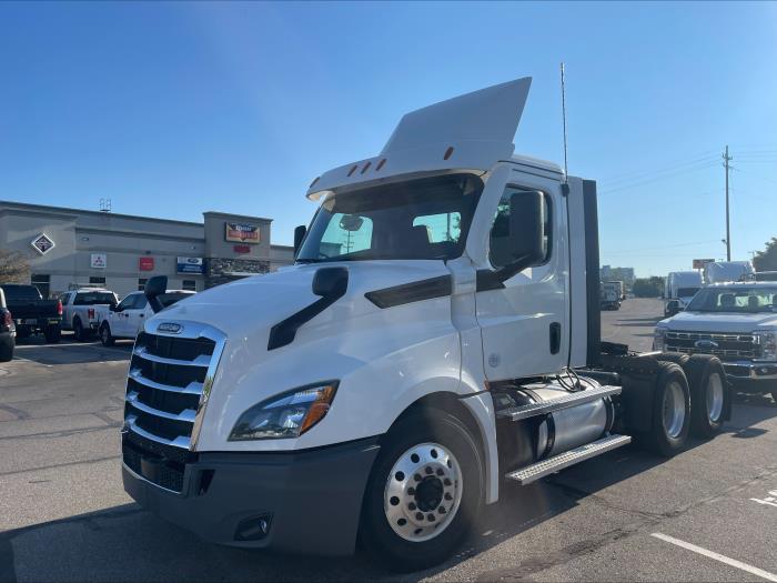 2021 Freightliner Cascadia-0