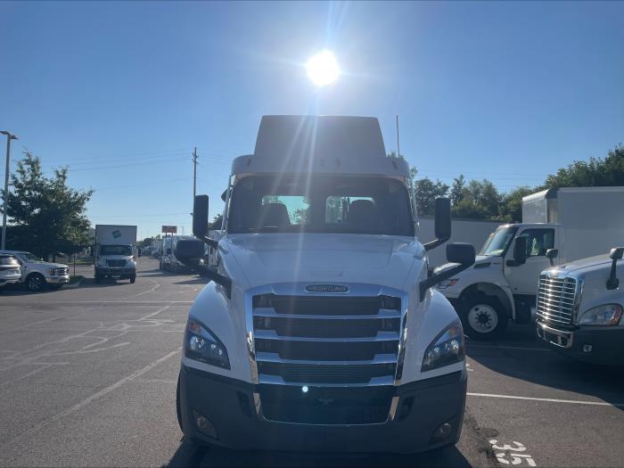 2021 Freightliner Cascadia-1