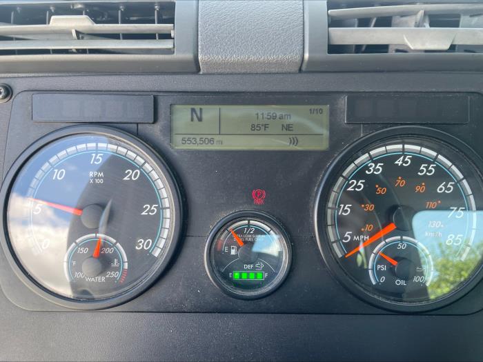 2020 Freightliner Cascadia-6