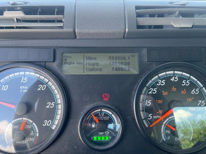 2020 Freightliner Cascadia-7