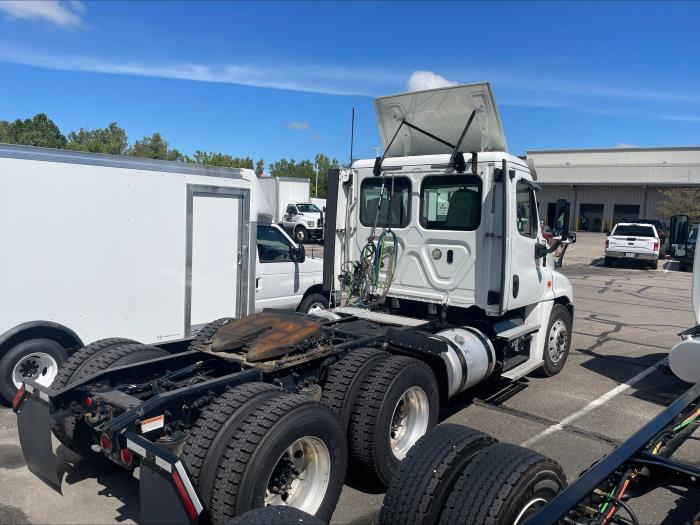 2020 Freightliner Cascadia-3