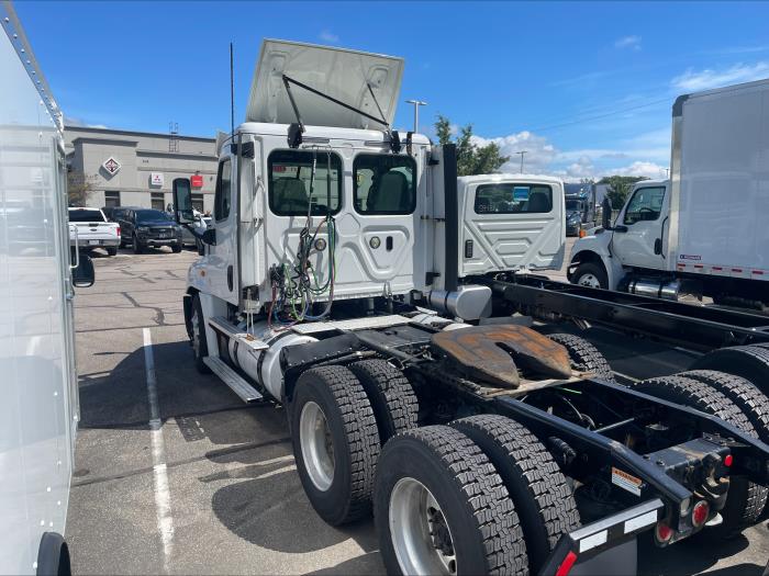 2020 Freightliner Cascadia-4