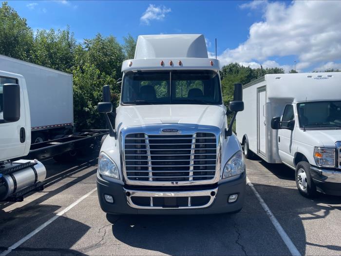 2020 Freightliner Cascadia-2