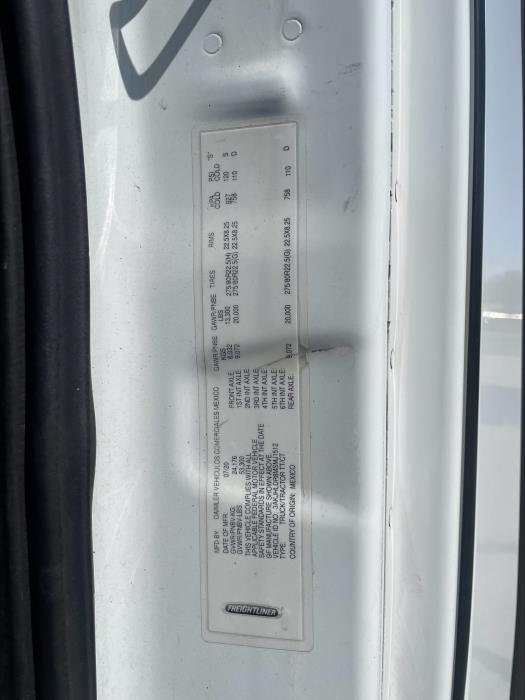 2021 Freightliner Cascadia-15