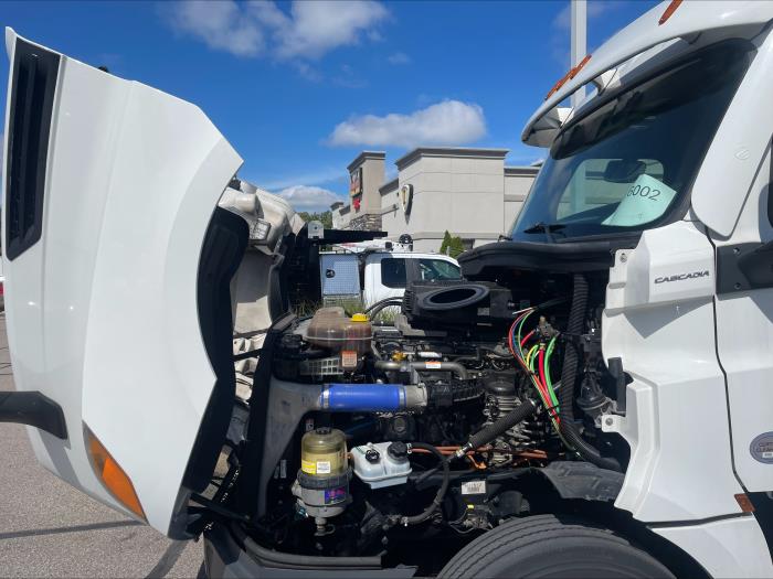 2021 Freightliner Cascadia-12
