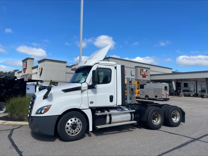 2021 Freightliner Cascadia-3