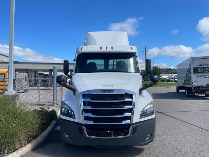 2021 Freightliner Cascadia-7