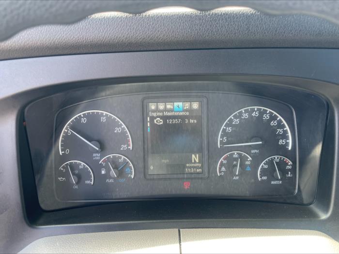 2021 Freightliner Cascadia-9