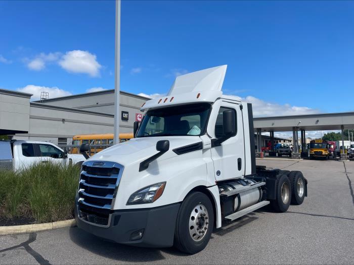 2021 Freightliner Cascadia-1