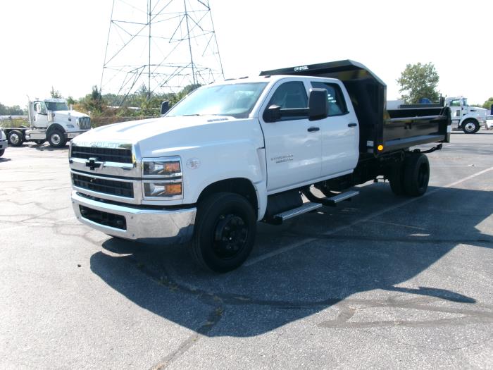 2024 Chevrolet Silverado-0