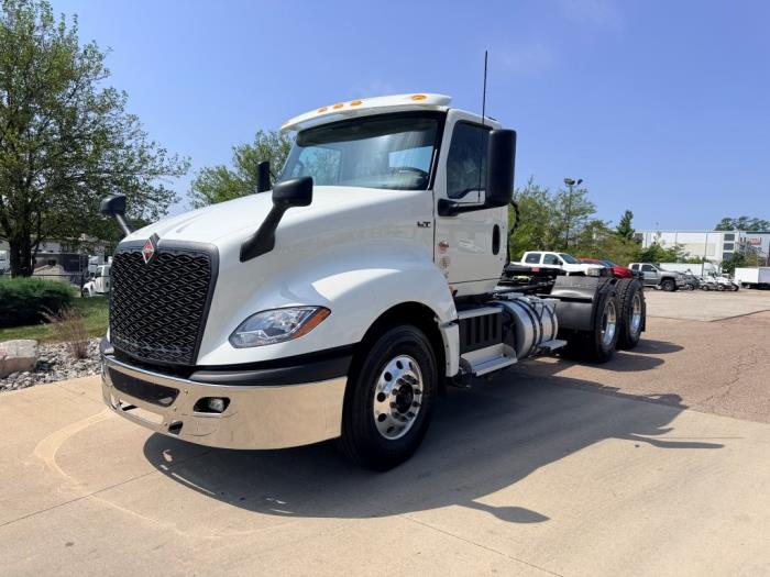 2027 International LT625-16