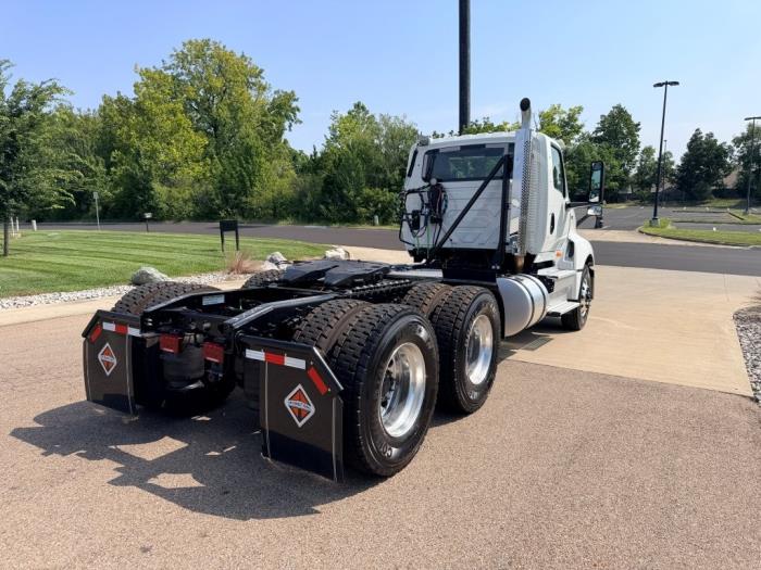 2027 International LT625-20