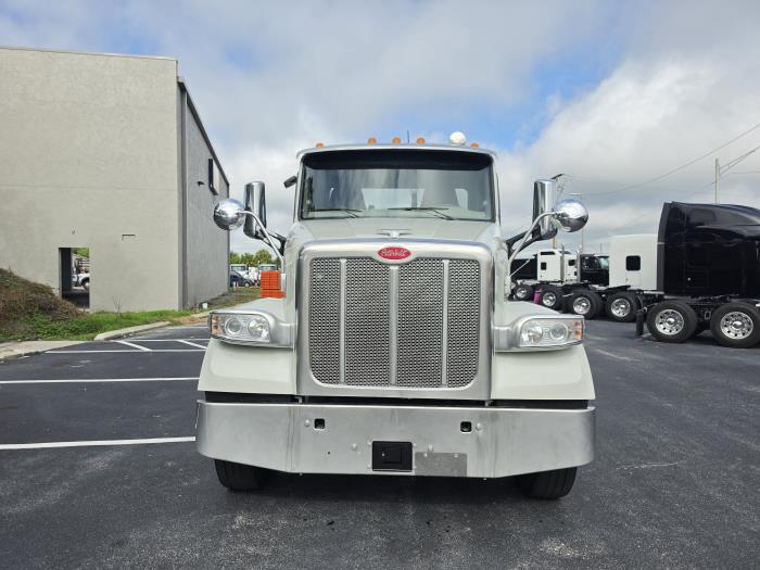 2022 Peterbilt 567-1
