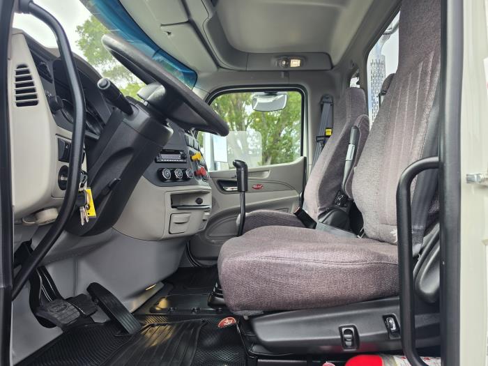 2022 Peterbilt 567-15
