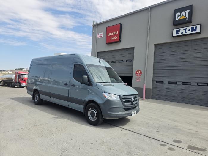 2024 Mercedes-Benz Sprinter-2