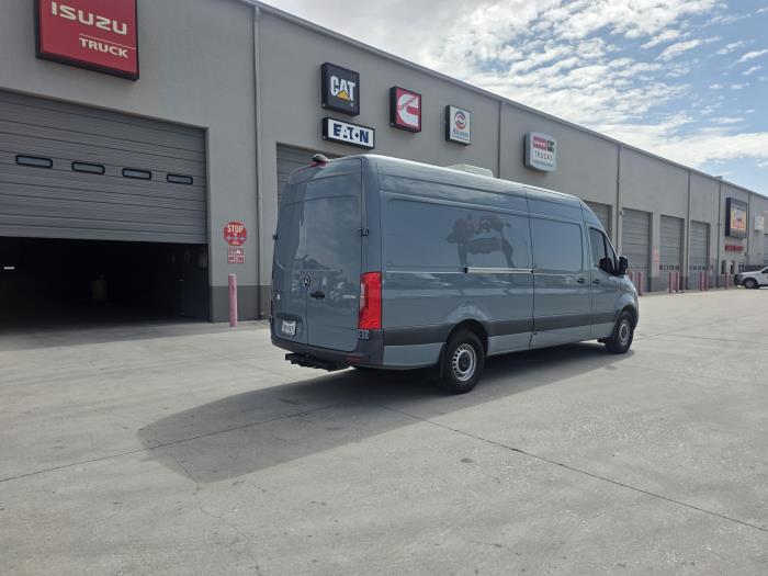 2024 Mercedes-Benz Sprinter-4