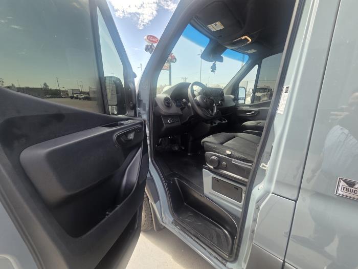 2024 Mercedes-Benz Sprinter-8