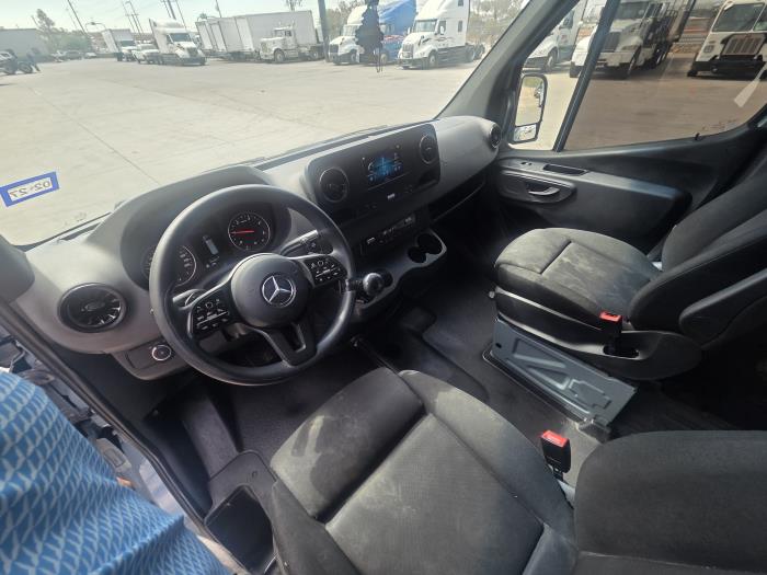 2024 Mercedes-Benz Sprinter-9