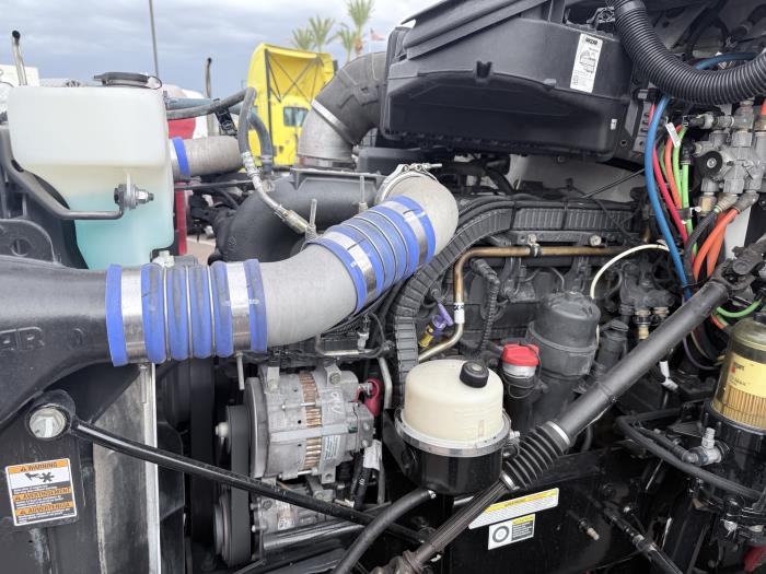 2018 Peterbilt 579-8
