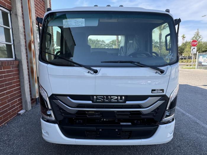 2027 Isuzu NRR-7