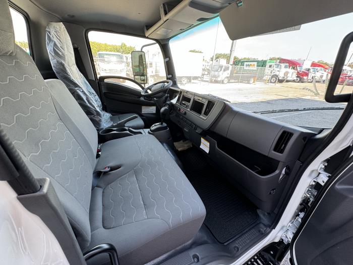 2027 Isuzu NRR-10