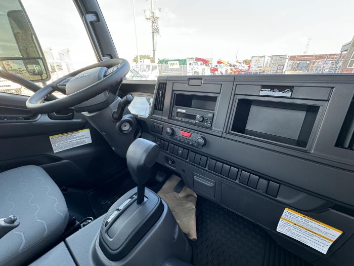 2027 Isuzu NRR-12