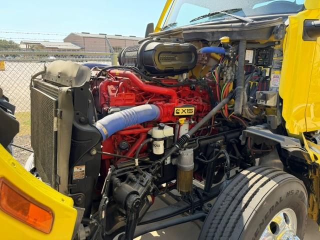 2023 Peterbilt 579-13